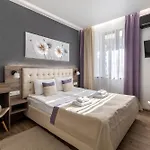 Demar Violet *